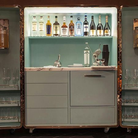 Hotel Emc2, Autograph Collection Chicago Bagian luar foto